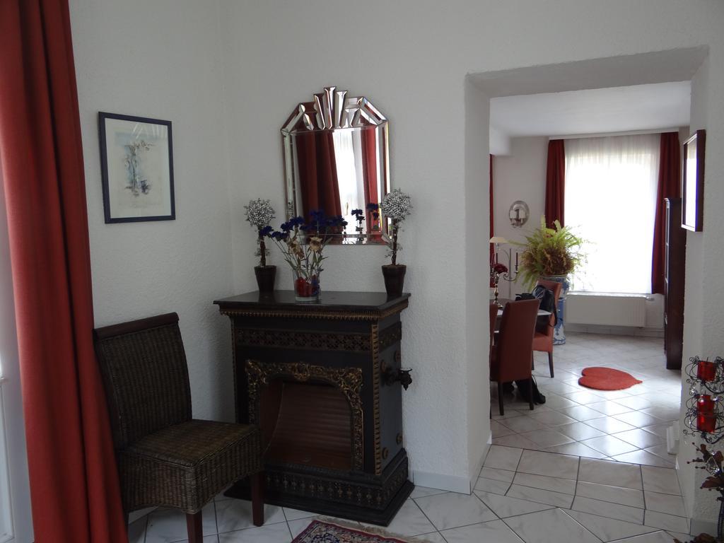 Chateau Mesny Gite Au Fil Des Pages Vic-sur-Seille Екстер'єр фото