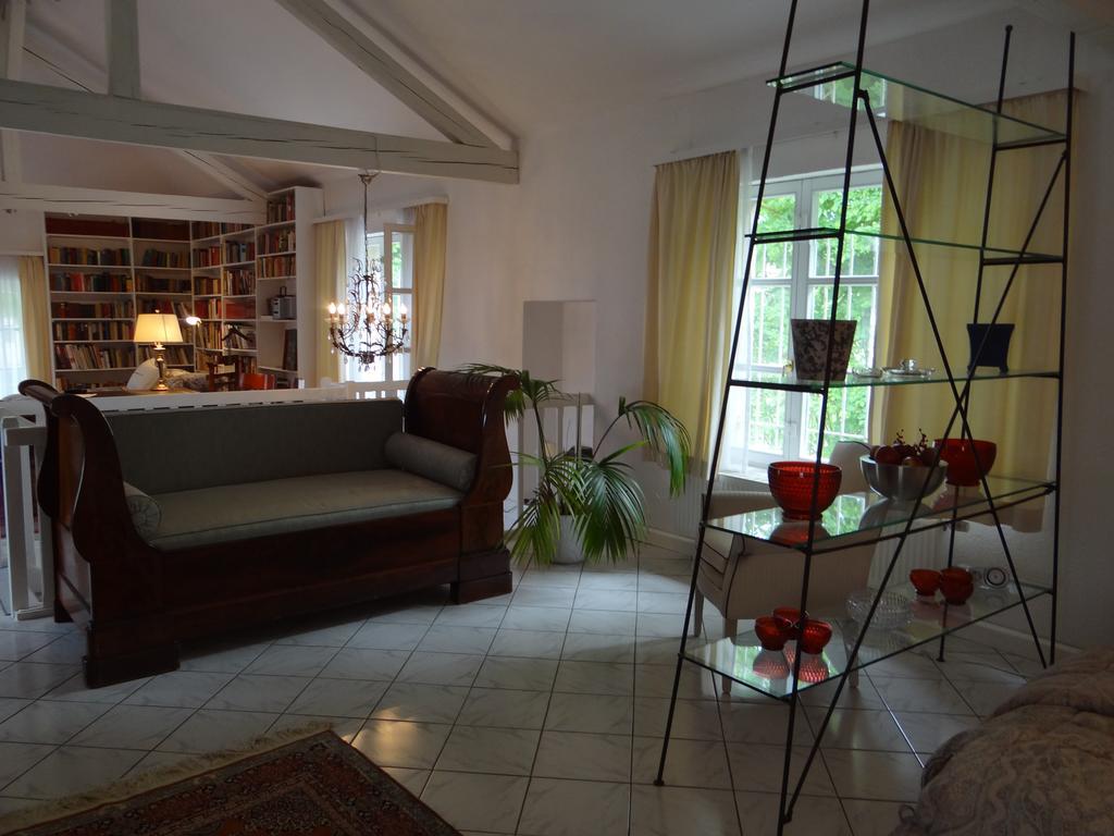 Chateau Mesny Gite Au Fil Des Pages Vic-sur-Seille Екстер'єр фото