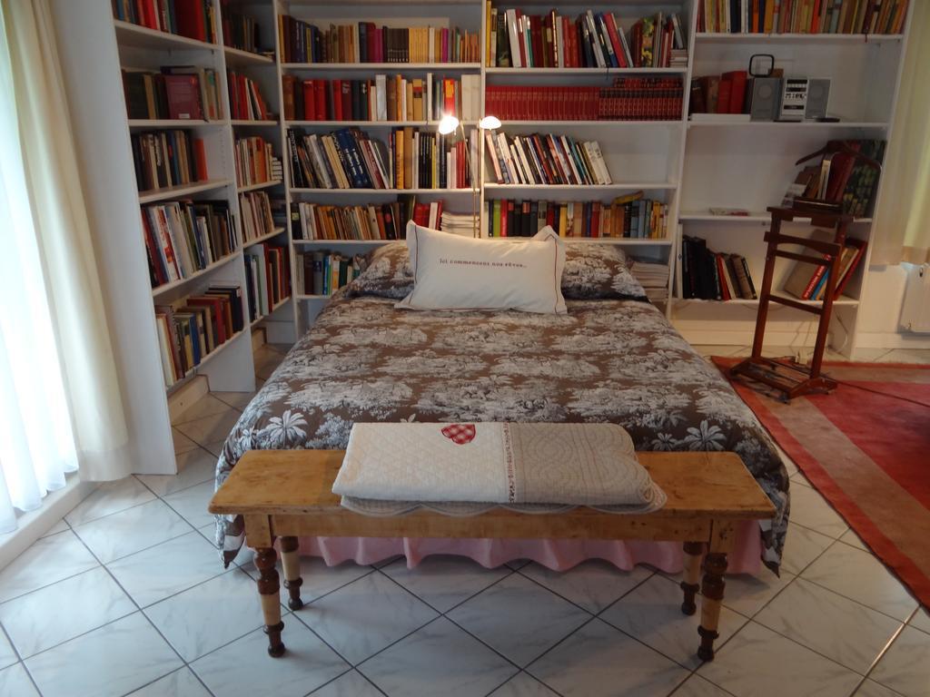 Chateau Mesny Gite Au Fil Des Pages Vic-sur-Seille Екстер'єр фото
