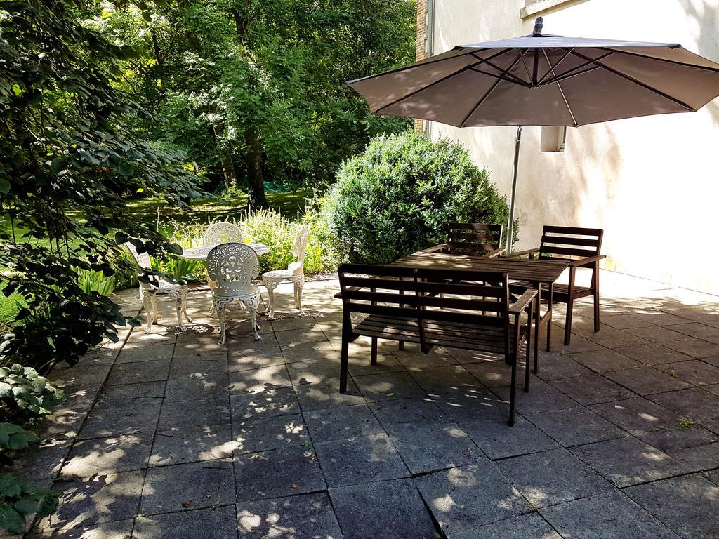 Chateau Mesny Gite Au Fil Des Pages Vic-sur-Seille Екстер'єр фото